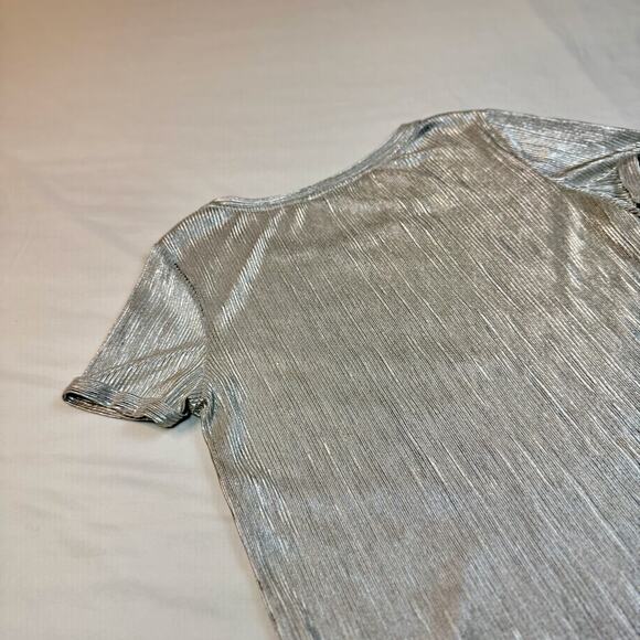 Bar III Metallic Ribbed Textured Top Silver Women’s Medium Scoop Neck Shimmer - Picture 15 of 16